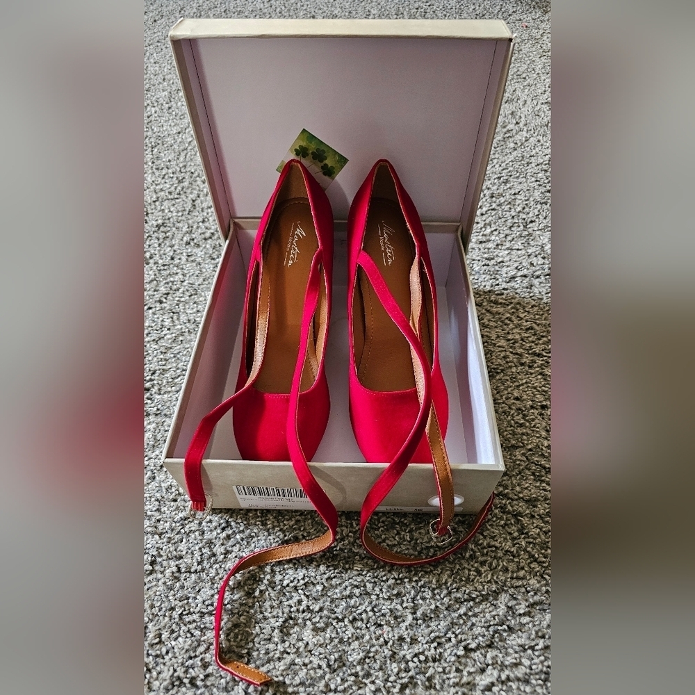 Elegant Red High Heel Women's Shoes Mostrin Size 11 NEW Never Worn Outsi…